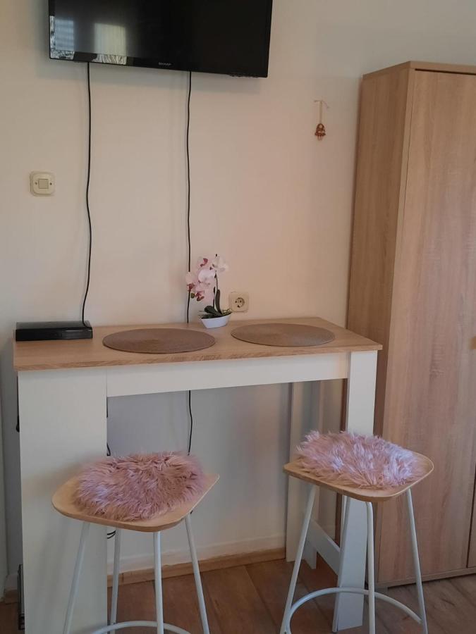 زادار Studio Apartment Katalpa المظهر الخارجي الصورة